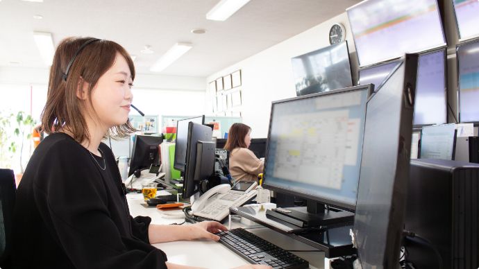 インタビュースタッフ